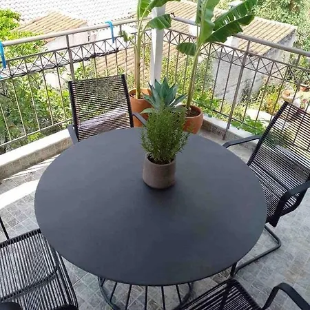 Kikkos Νέα Κορώνη